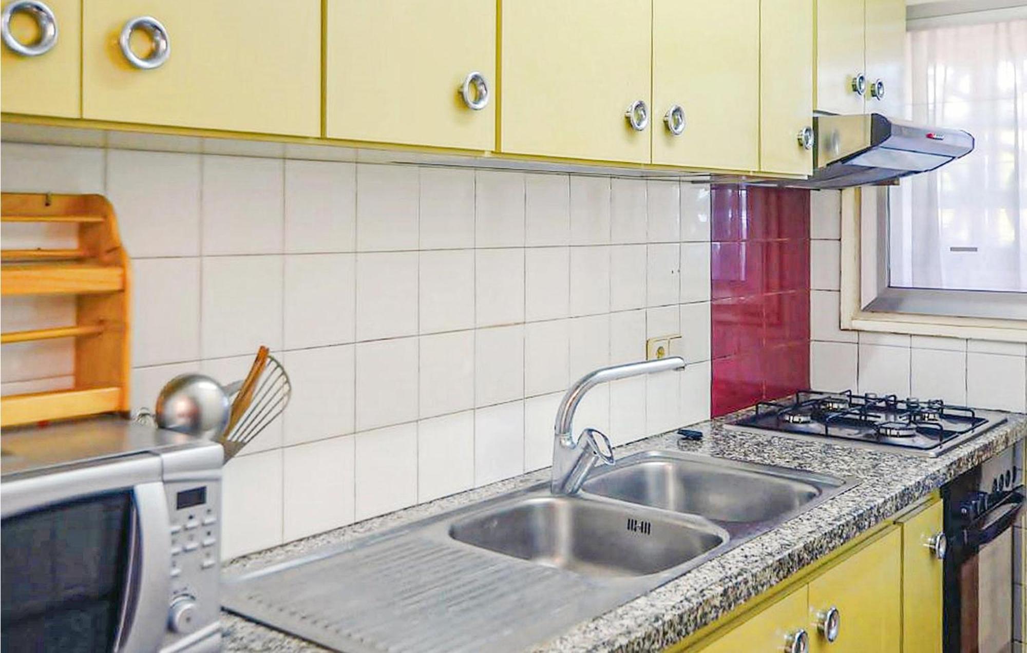 Awesome Apartment In Santa Susanna With Kitchen 외부 사진