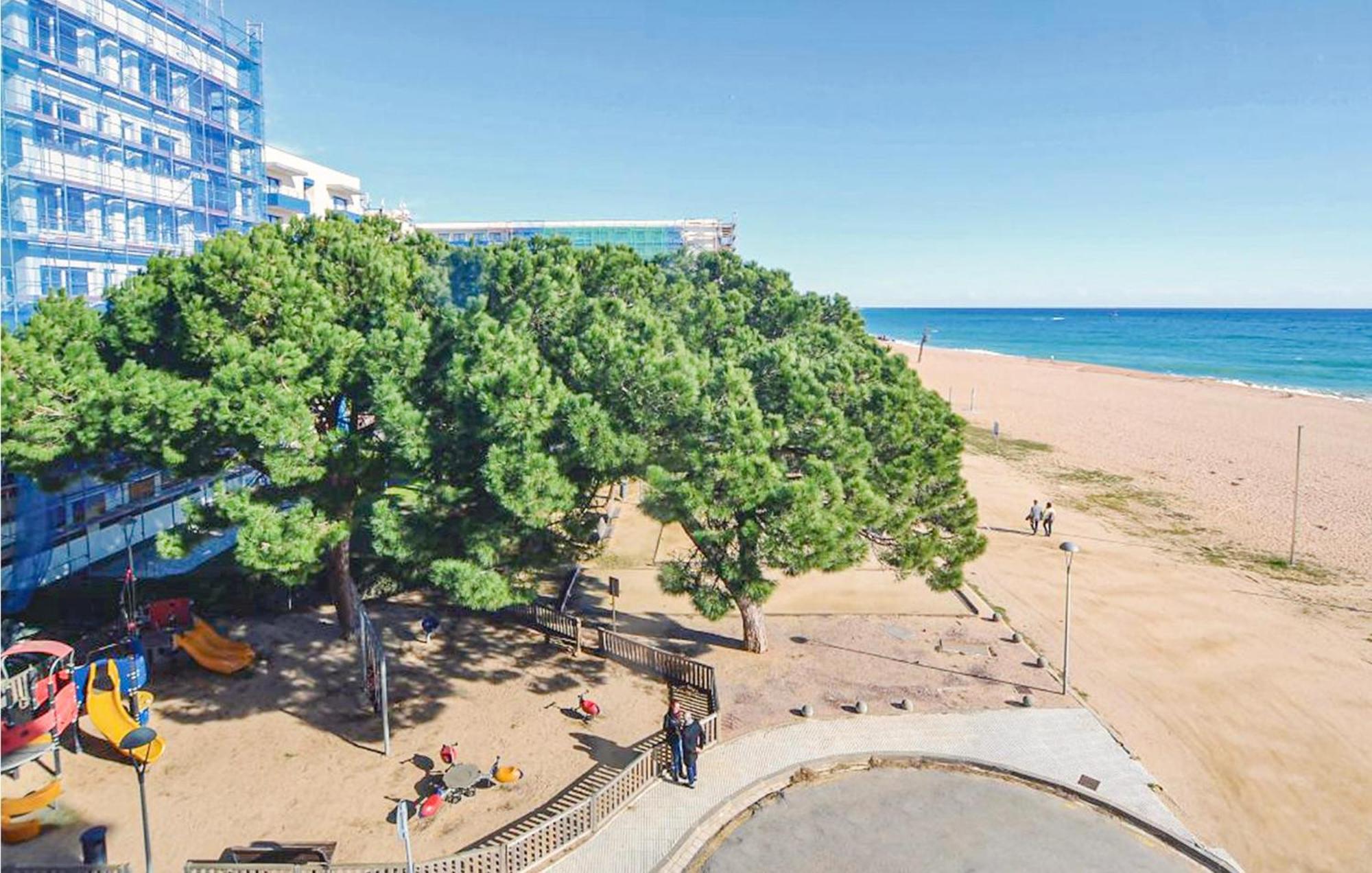 Awesome Apartment In Santa Susanna With Kitchen 외부 사진